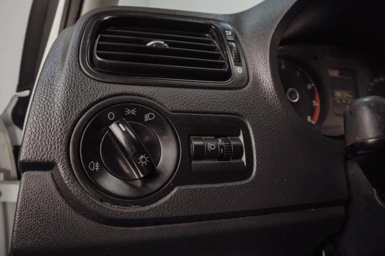 Volkswagen Polo 9 из 16