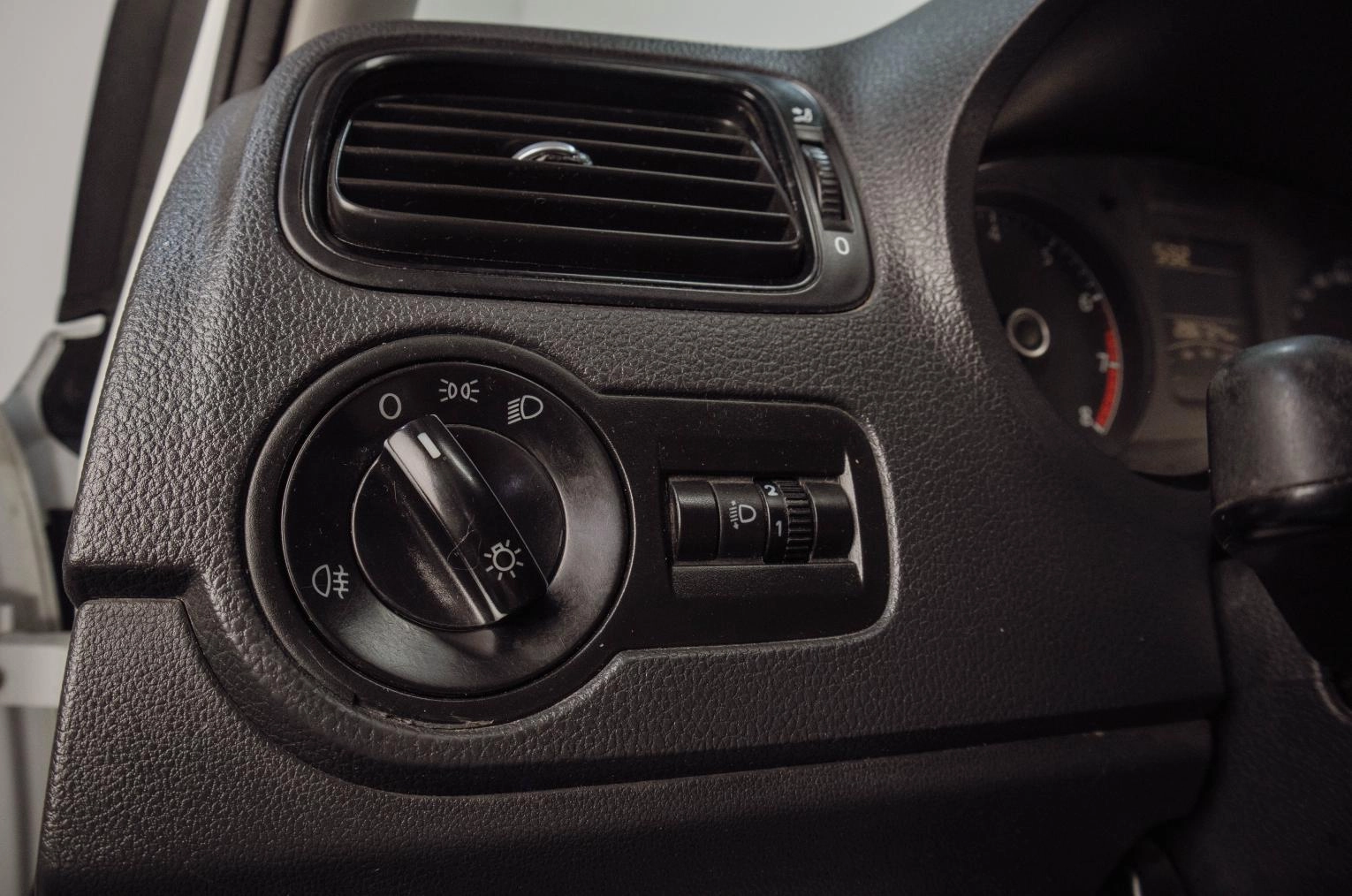 Volkswagen Polo 9 из 16