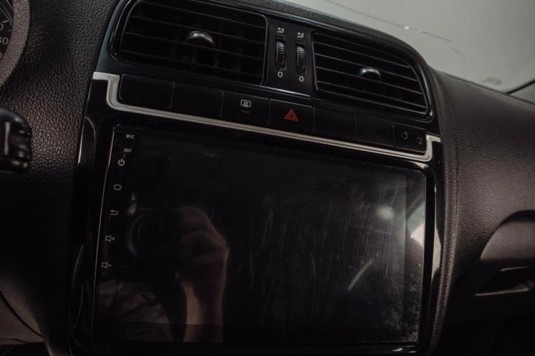 Volkswagen Polo 11 из 16