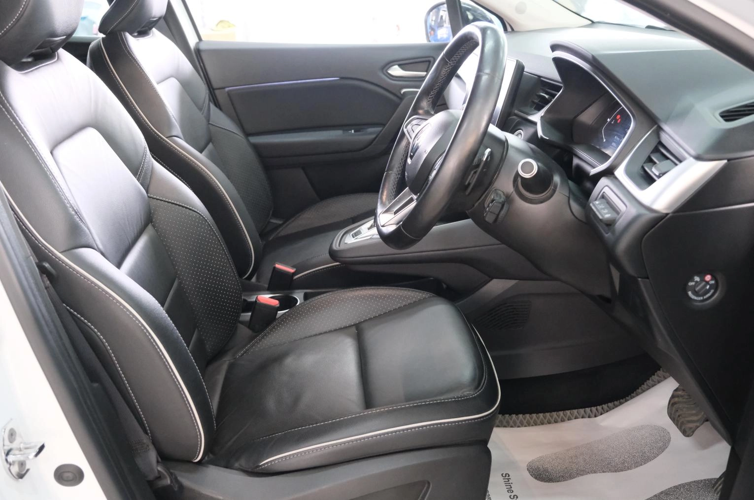 Renault Captur 7 из 28