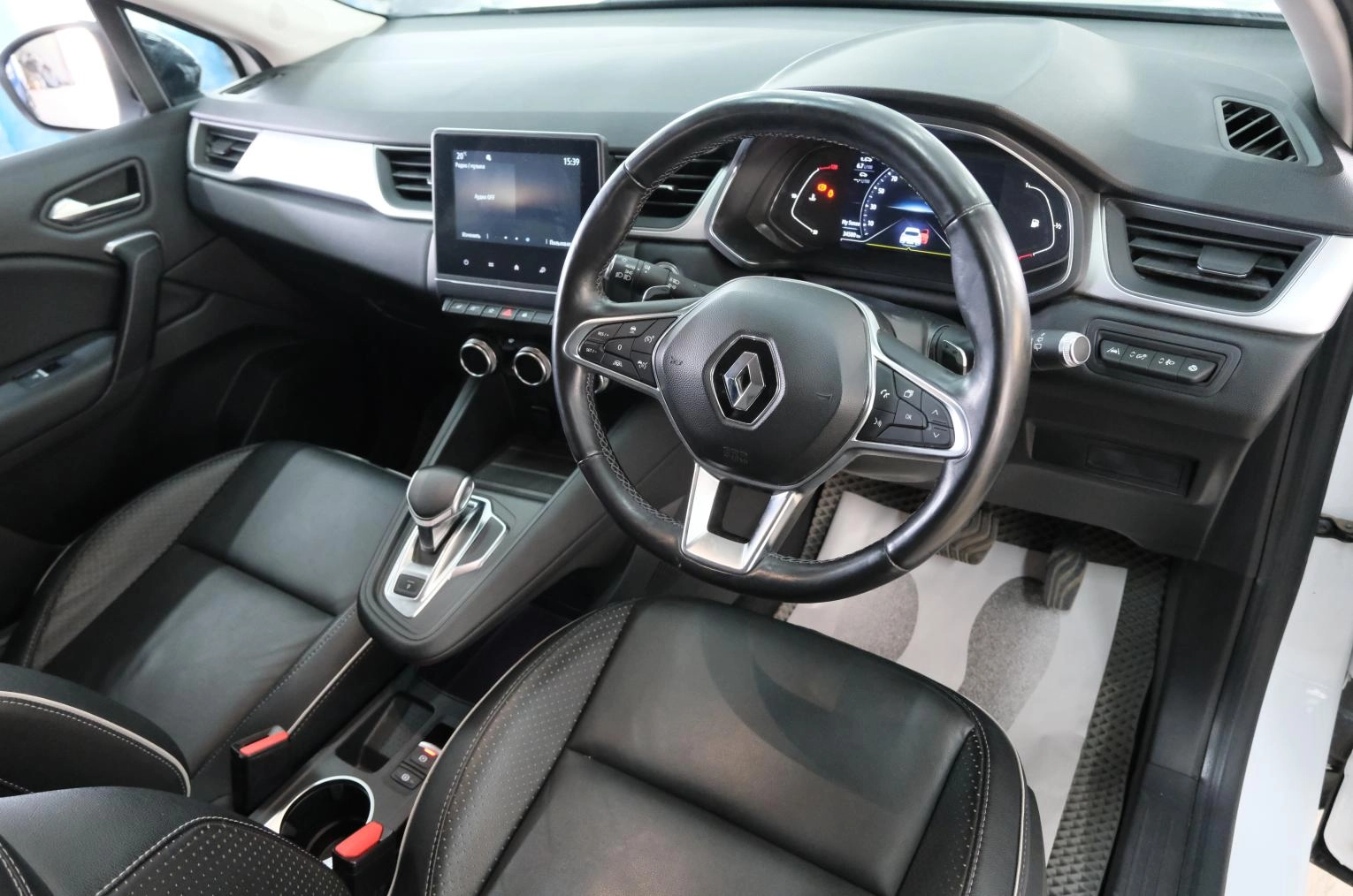 Renault Captur 10 из 28