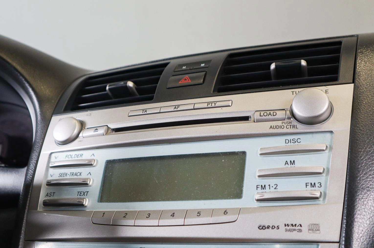 Toyota Camry 16 из 23