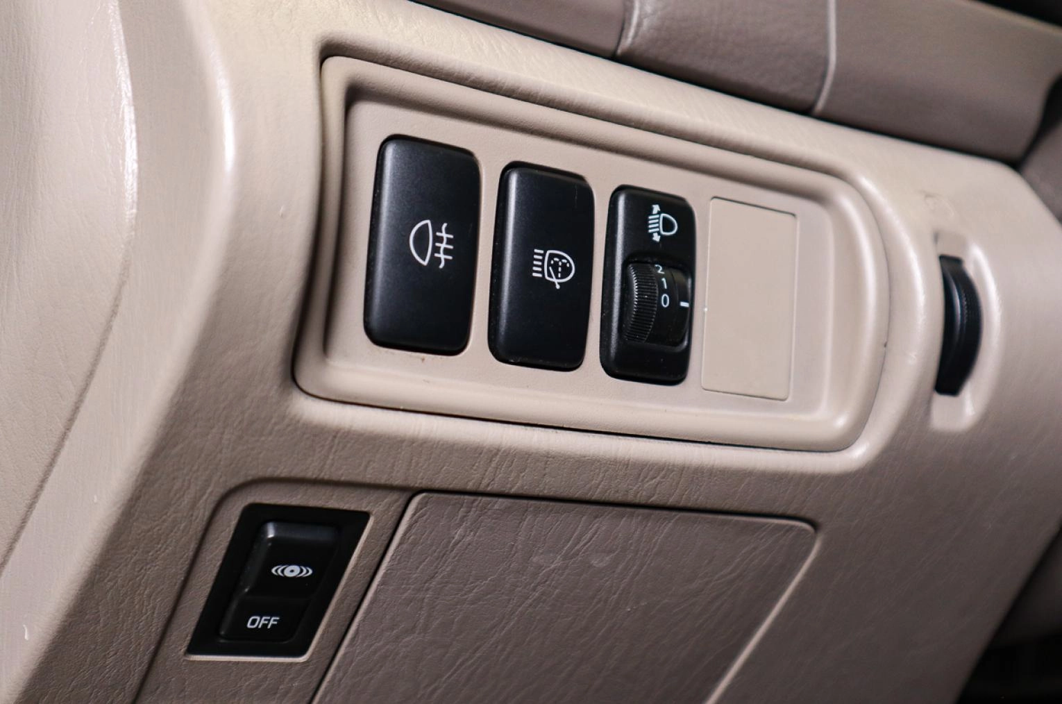 Toyota Camry 9 из 23