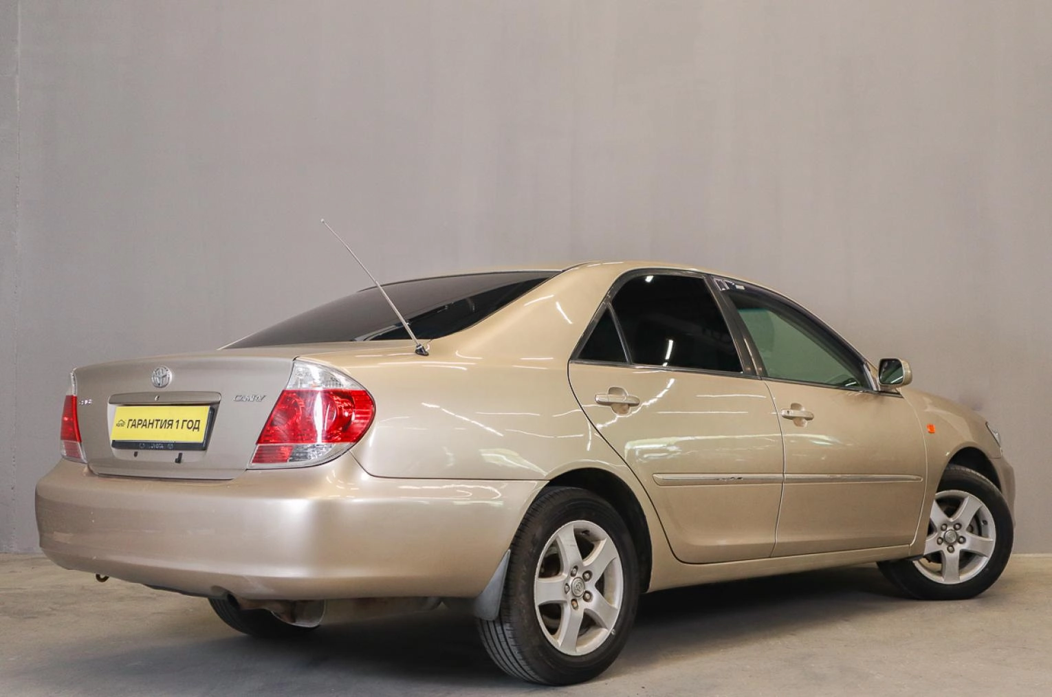 Toyota Camry 6 из 23