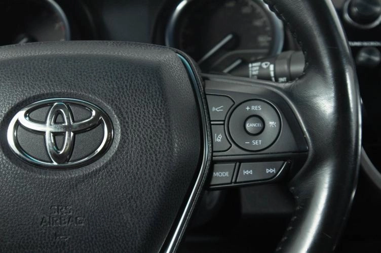 Toyota Camry 18 из 23