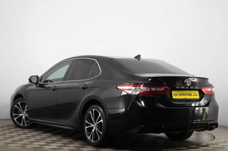 Toyota Camry 6 из 23