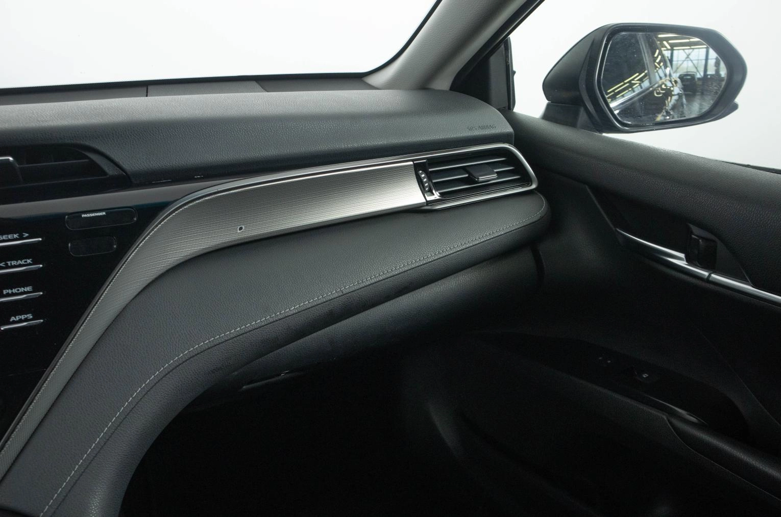 Toyota Camry 15 из 23