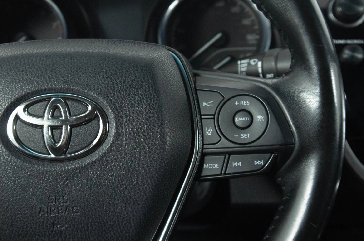 Toyota Camry 18 из 23