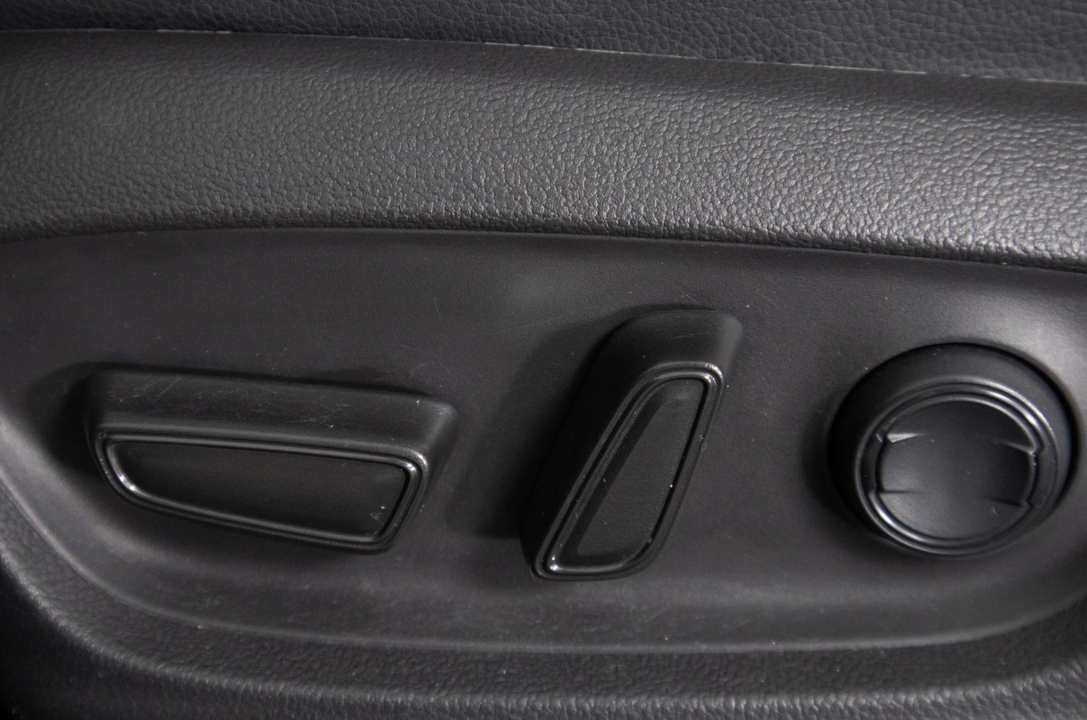 Toyota Camry 9 из 23