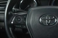 Toyota Camry 17 из 23