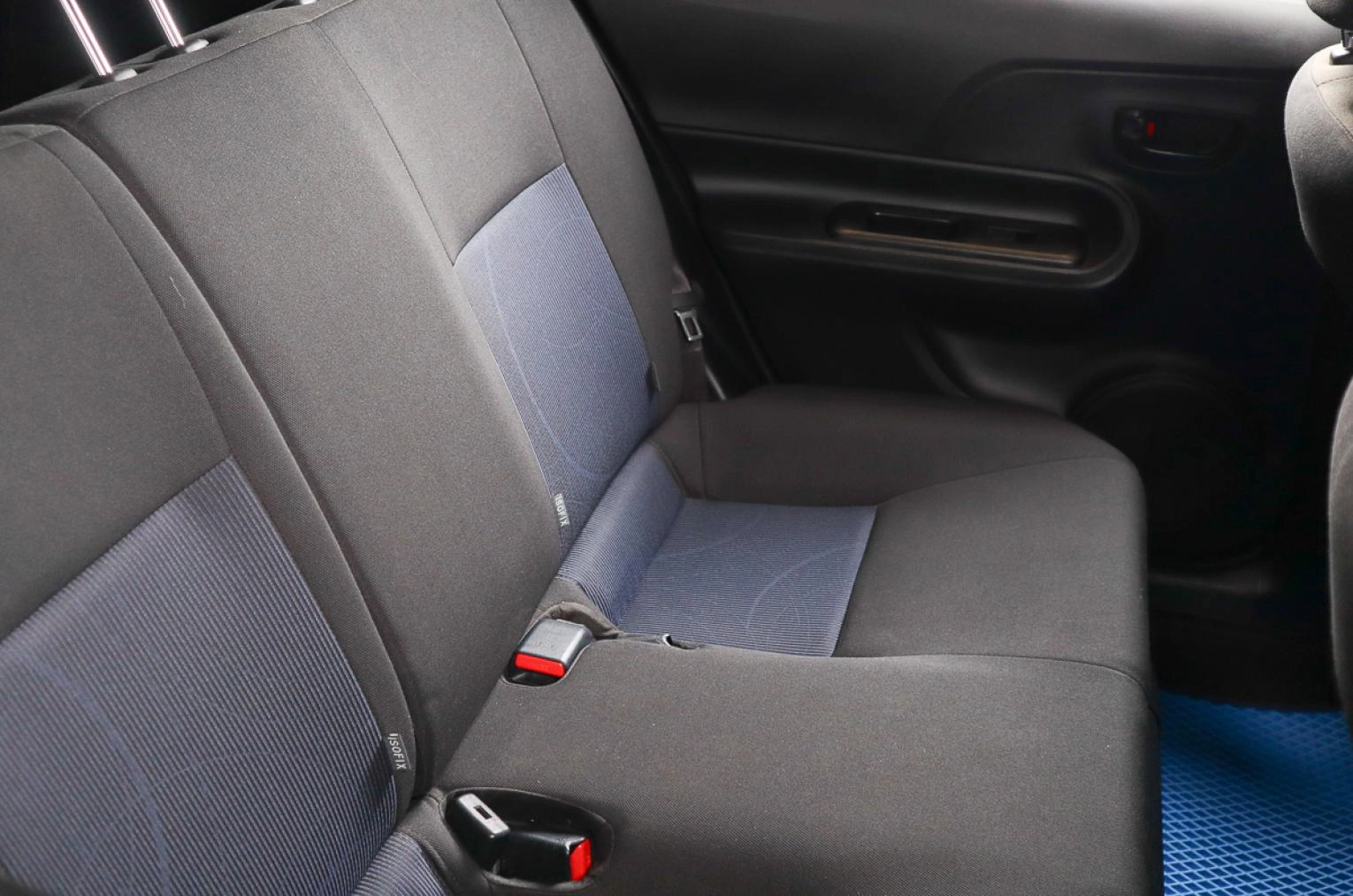 Toyota Aqua 19 из 20