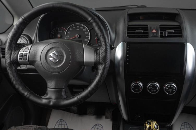 Suzuki SX4 15 из 18