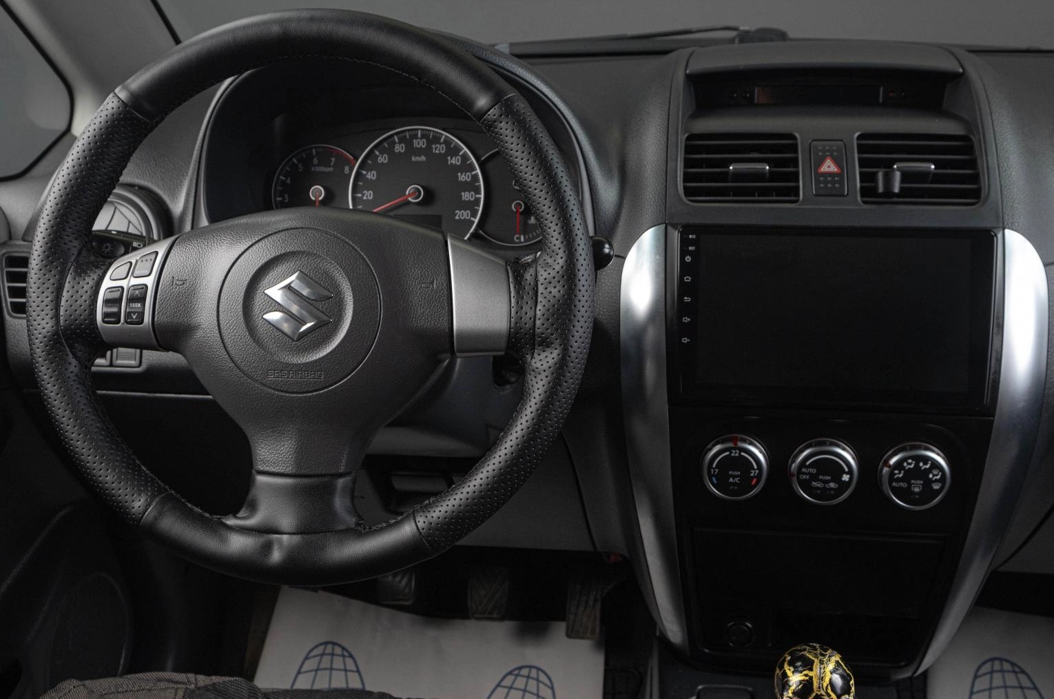 Suzuki SX4 15 из 18