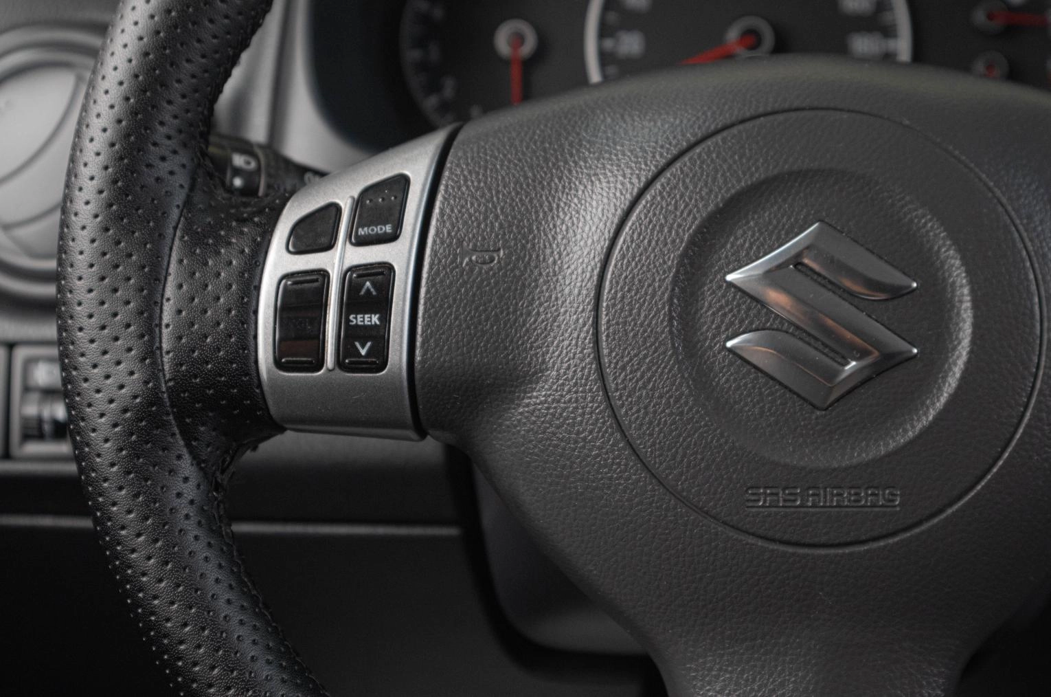 Suzuki SX4 10 из 18