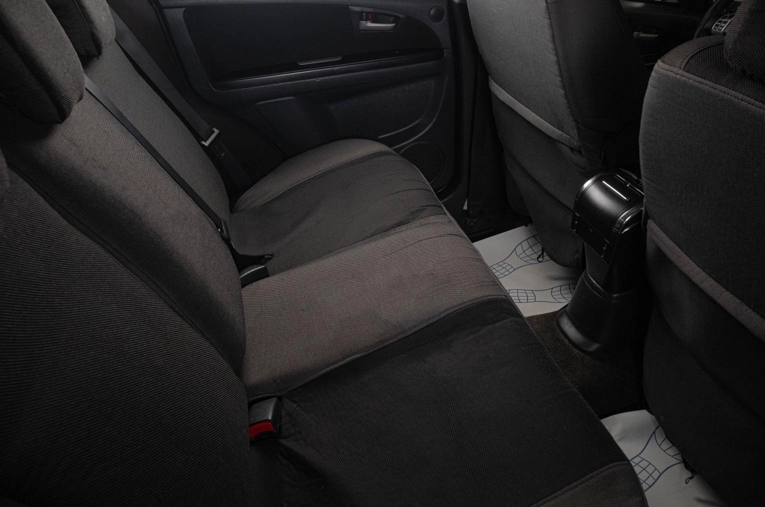 Suzuki SX4 17 из 18