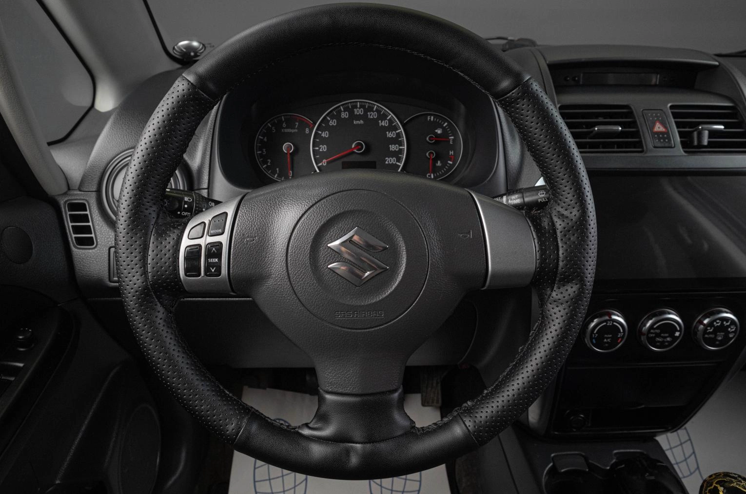 Suzuki SX4 11 из 18