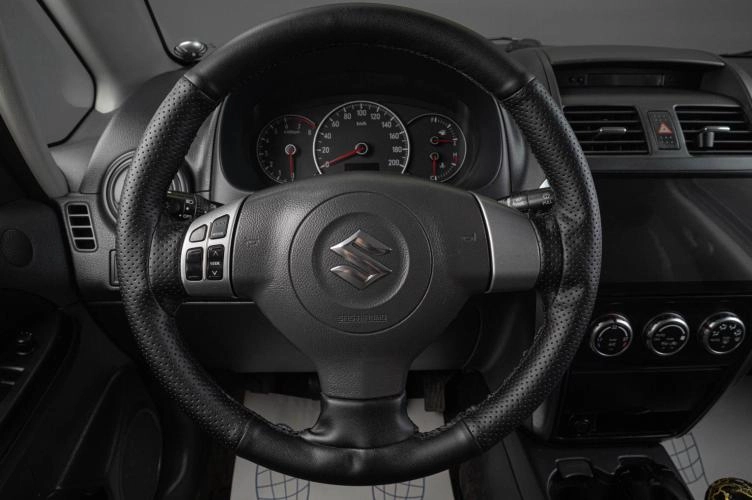 Suzuki SX4 11 из 18