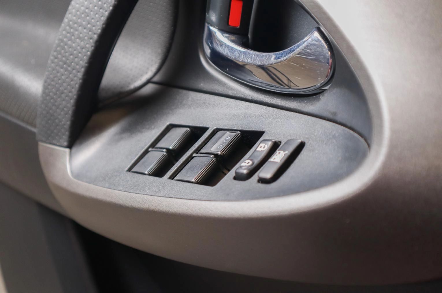 Toyota RAV4 8 из 19