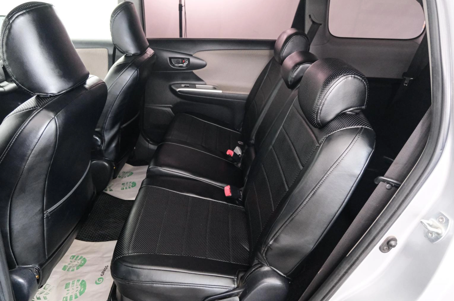 Toyota Wish 21 из 22