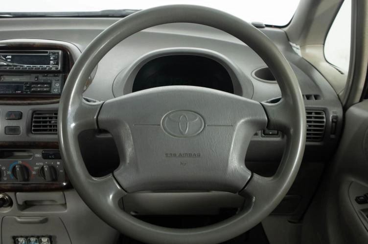 Toyota Corolla Spacio 15 из 20