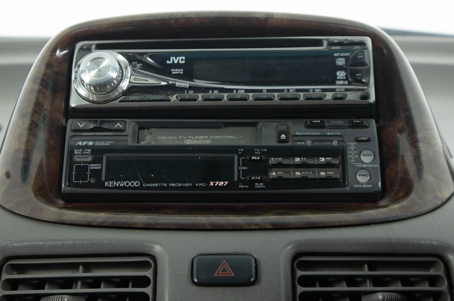 Toyota Corolla Spacio 16 из 20