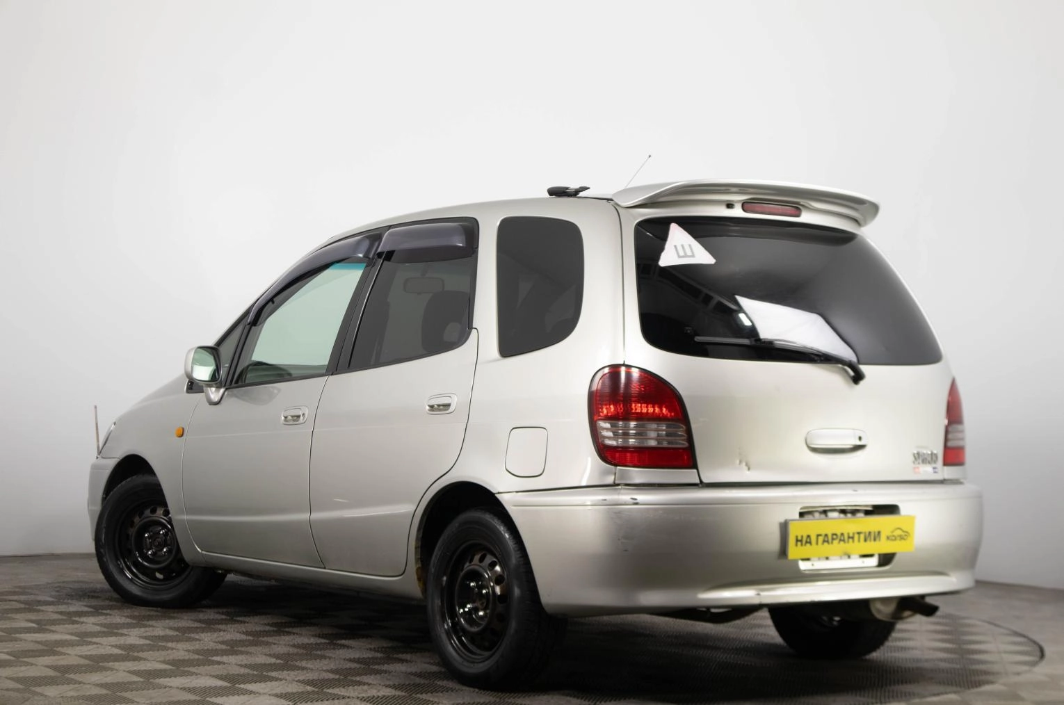 Toyota Corolla Spacio 6 из 20