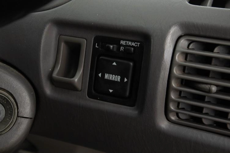 Toyota Corolla Spacio 19 из 20