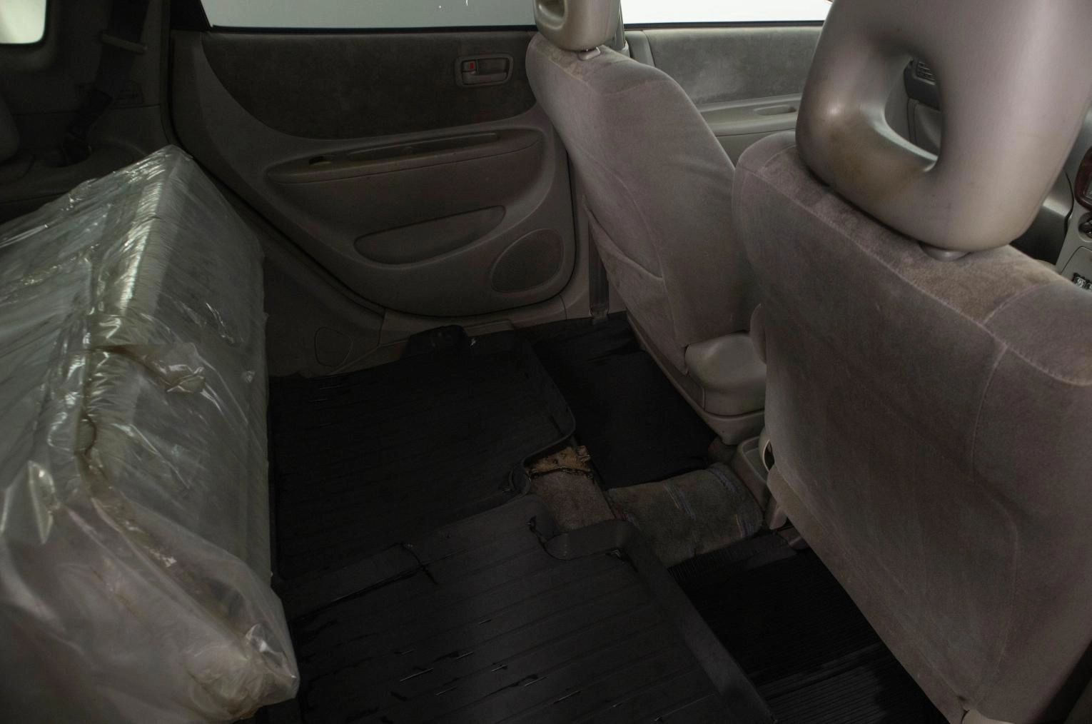 Toyota Corolla Spacio 9 из 20