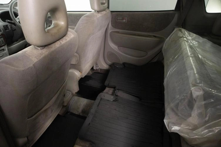 Toyota Corolla Spacio 10 из 20