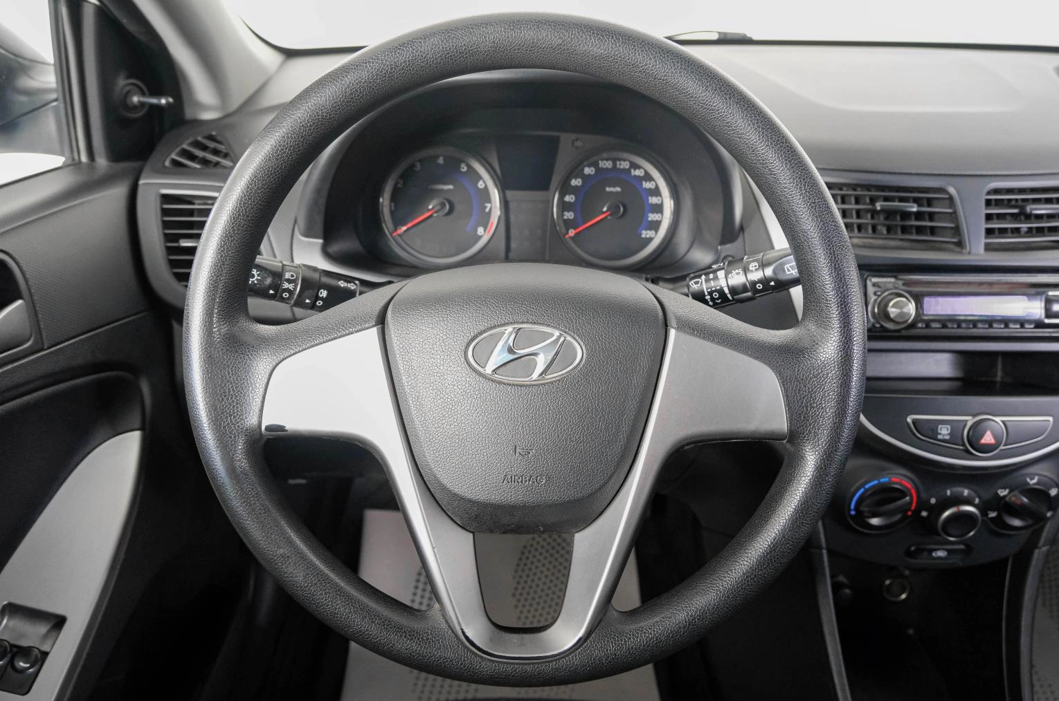 Hyundai Solaris 15 из 20