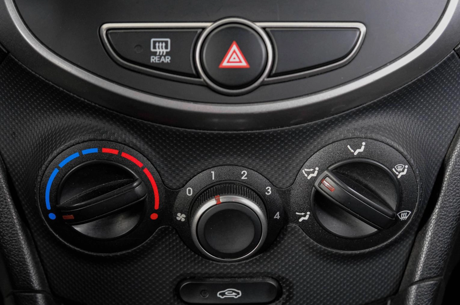 Hyundai Solaris 17 из 20