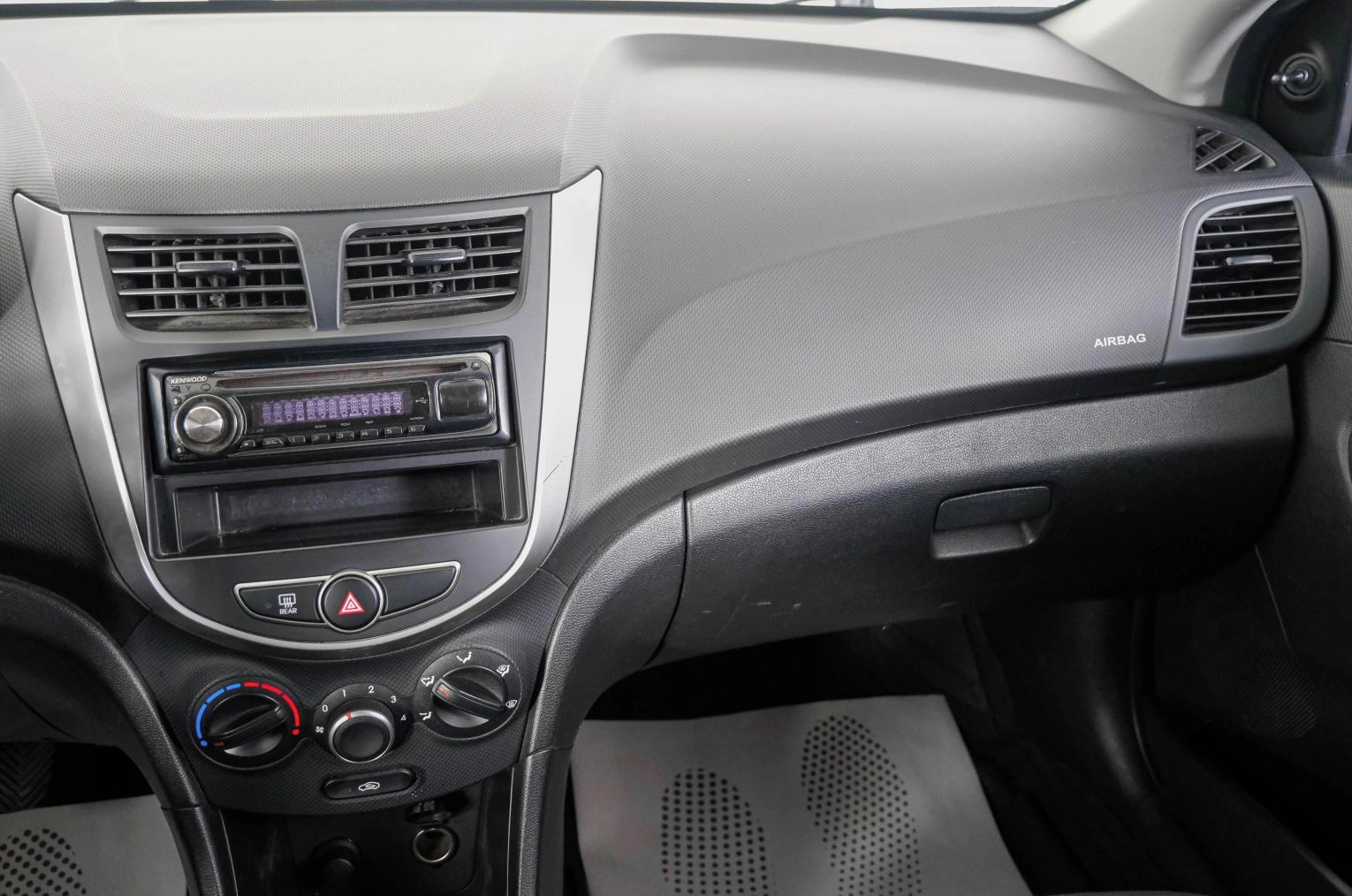 Hyundai Solaris 14 из 20