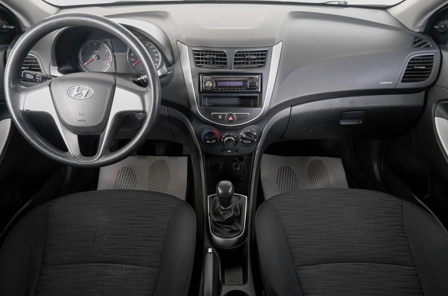 Hyundai Solaris 13 из 20