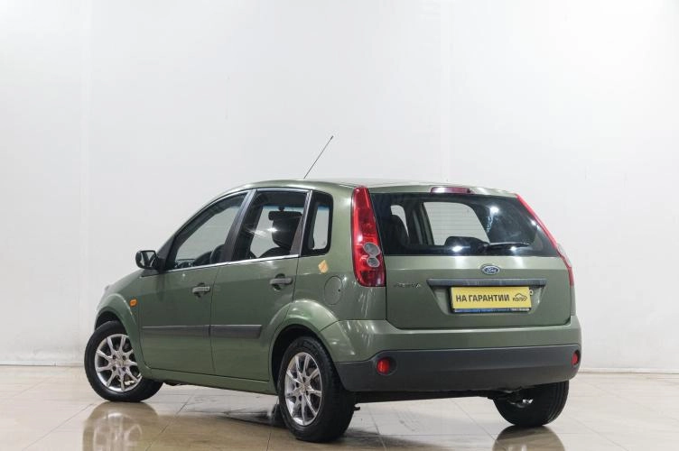 Ford Fiesta 4 из 5