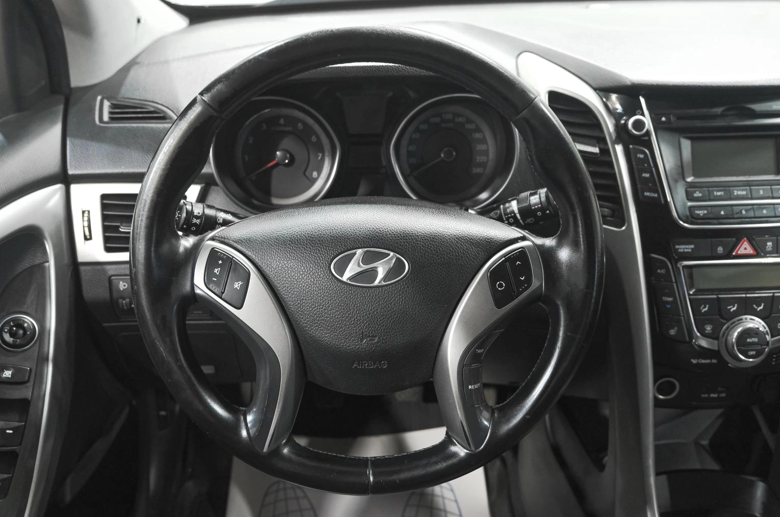 Hyundai i30 12 из 22