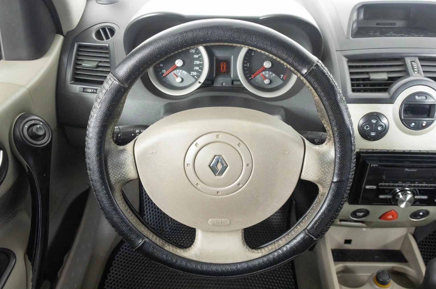 Renault Megane 18 из 19