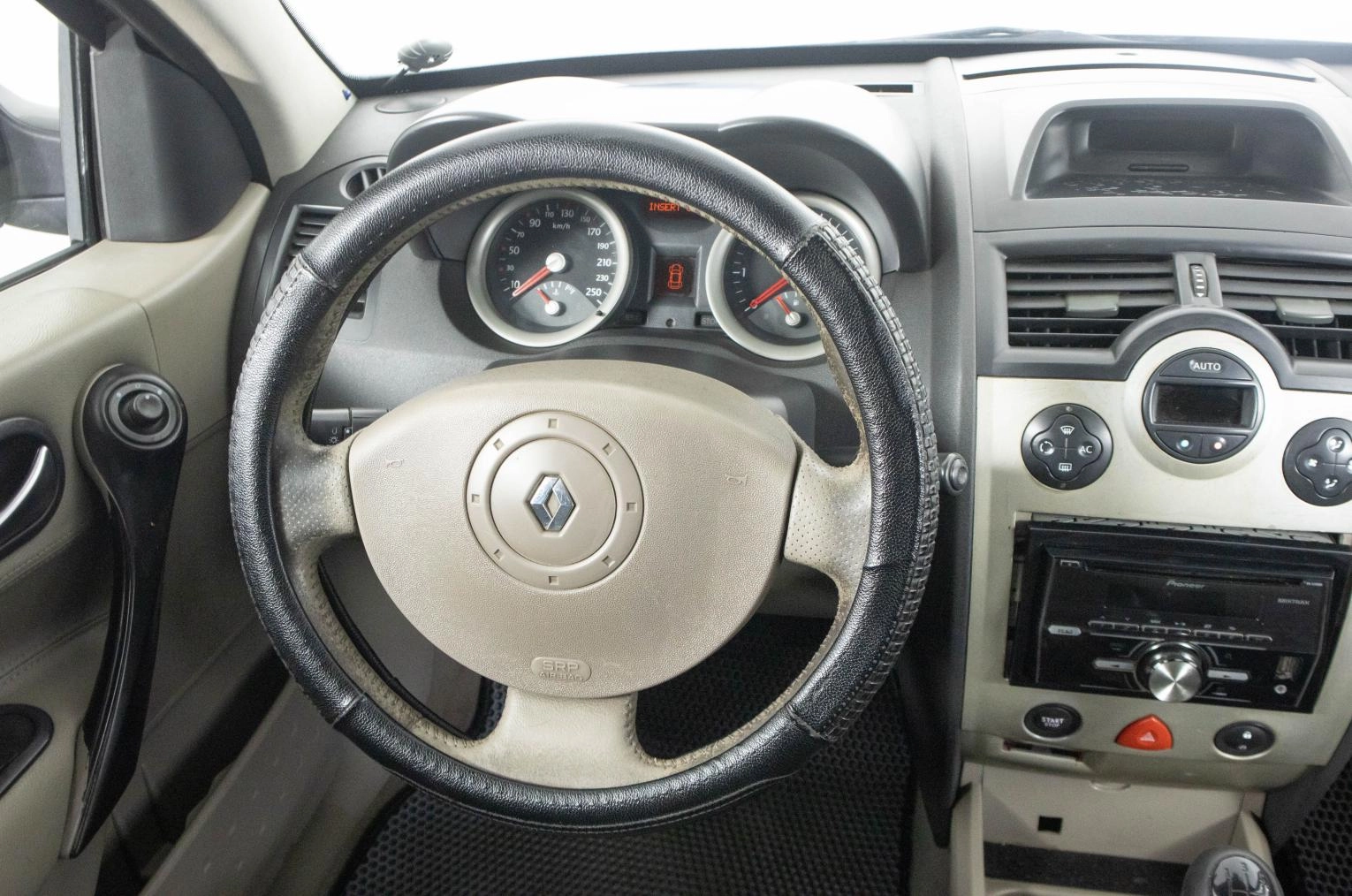 Renault Megane 12 из 19