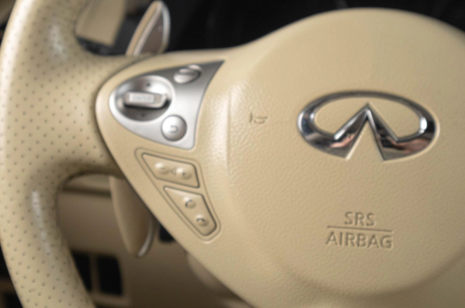 Infiniti FX50 11 из 22