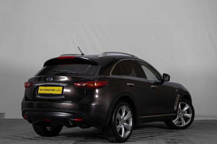 Infiniti FX50 4 из 5