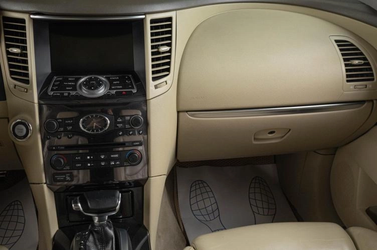 Infiniti FX50 18 из 22