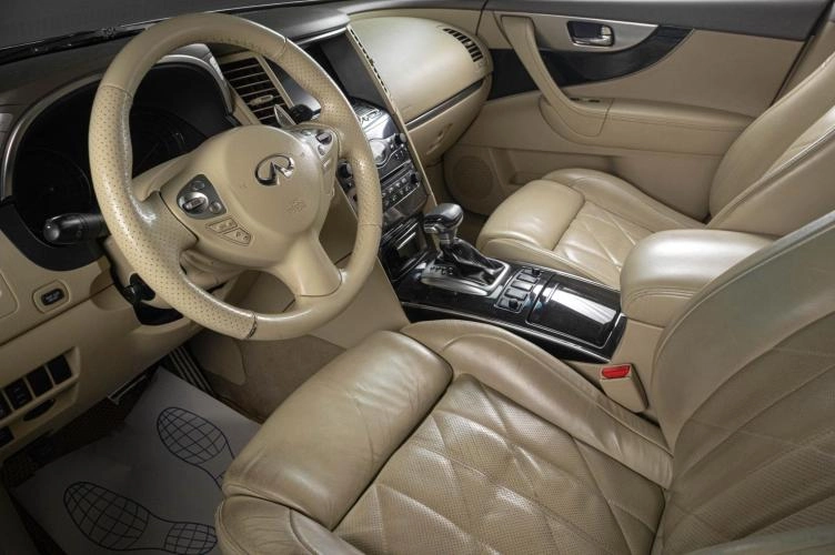 Infiniti FX50 8 из 22