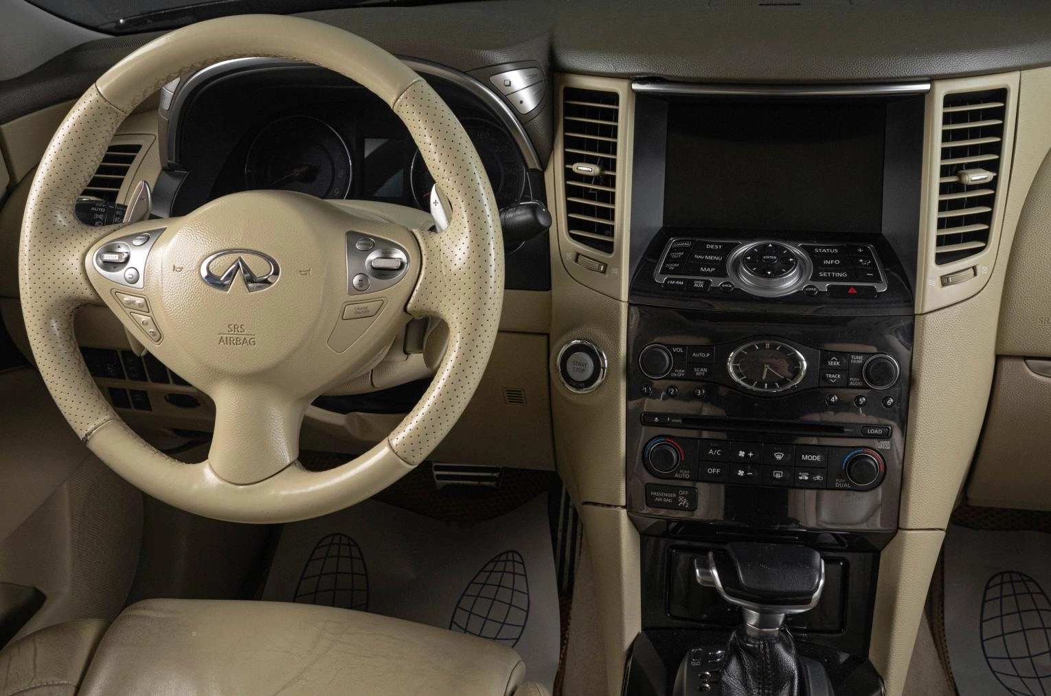 Infiniti FX50 17 из 22