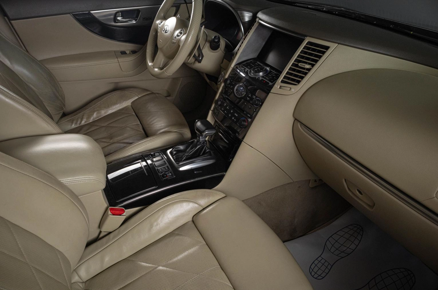 Infiniti FX50 19 из 22