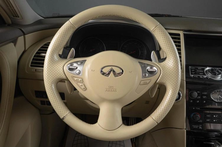 Infiniti FX50 12 из 22