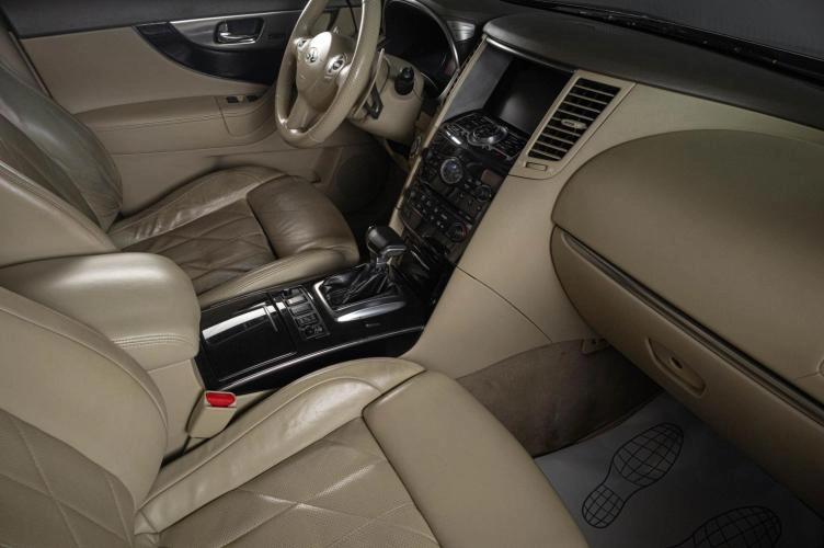 Infiniti FX50 19 из 22