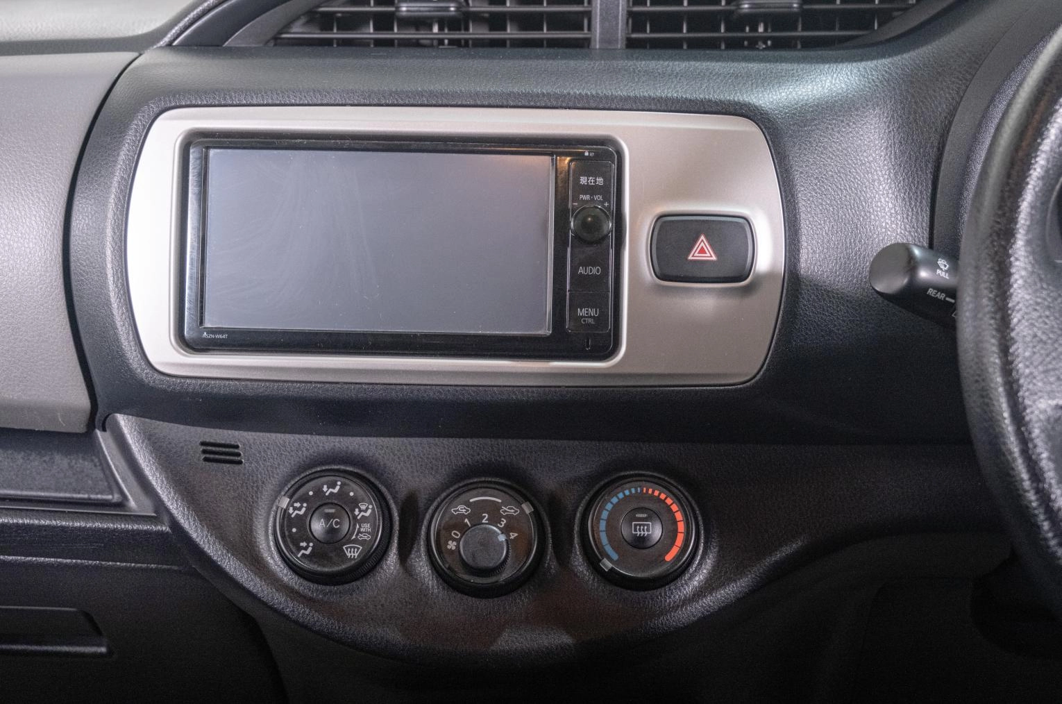 Toyota Vitz 12 из 20