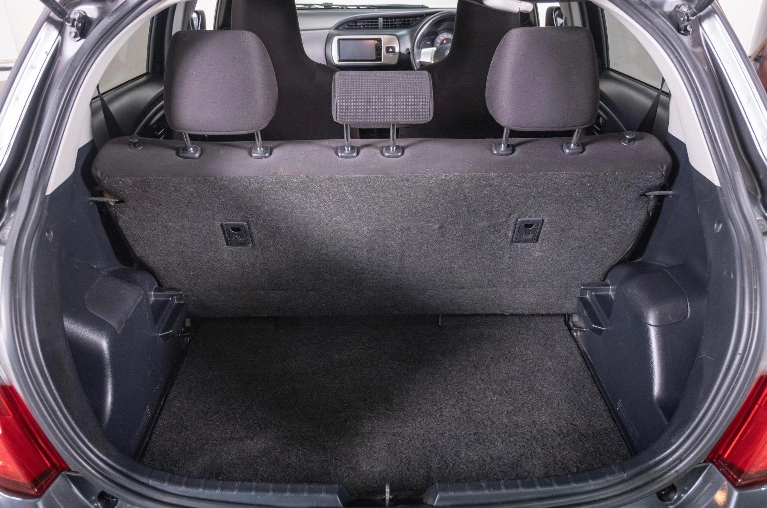 Toyota Vitz 20 из 20