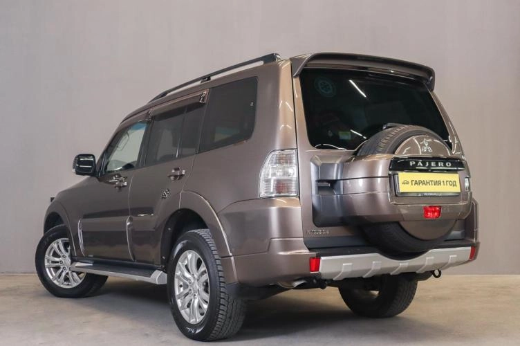 Mitsubishi Pajero 4 из 5
