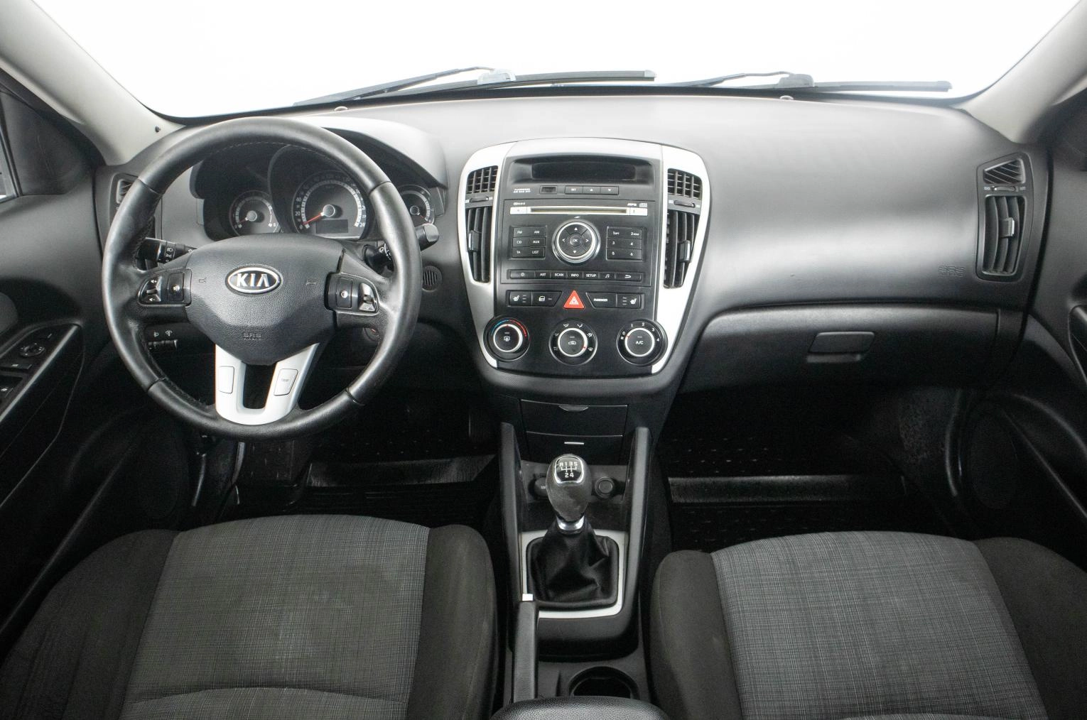 KIA cee'd 13 из 21
