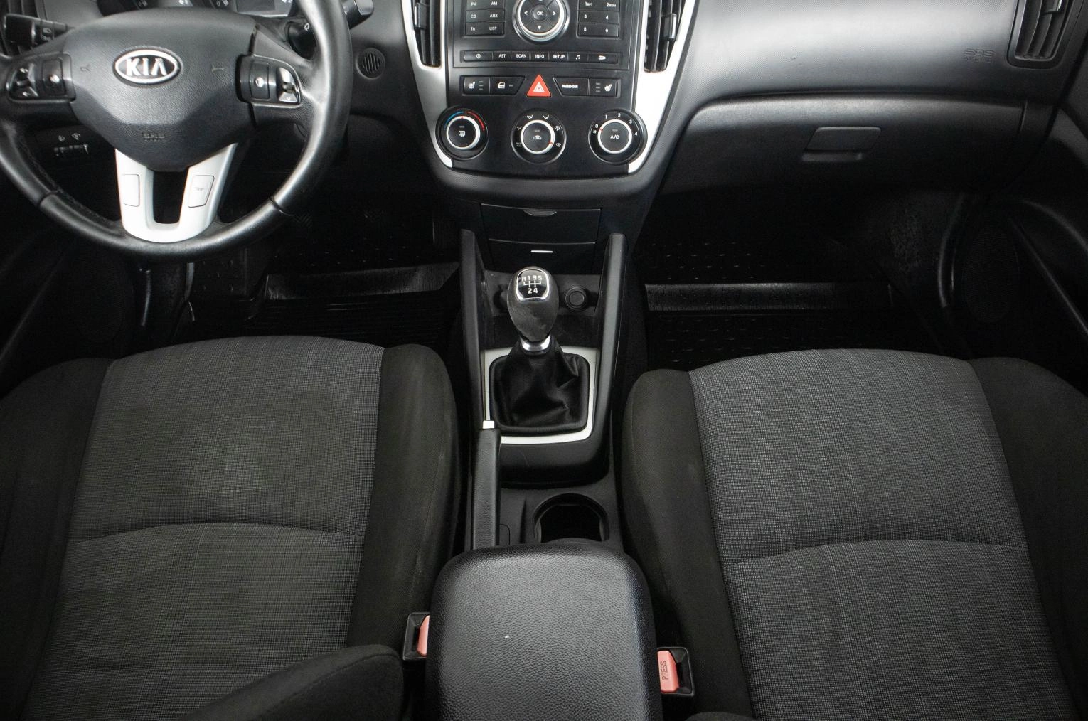 KIA cee'd 17 из 21